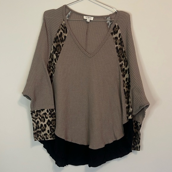 Umgee Tops - Umgee Oversized Waffle and Leopard Top